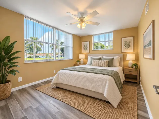 Unit 208 photo 19