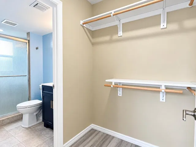 Unit 208 photo 21