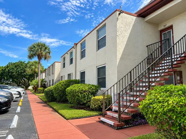 Unit 208 photo 26