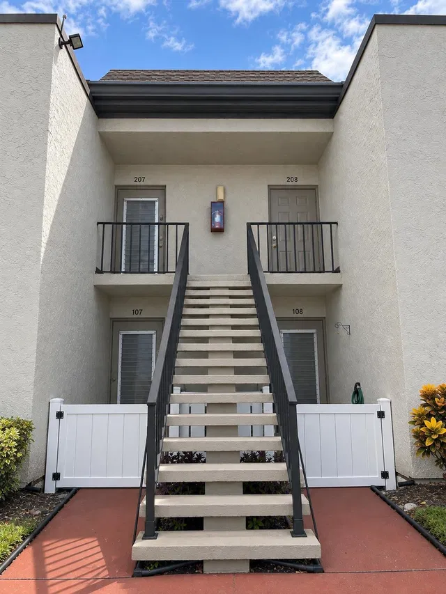 Unit 208 photo 27