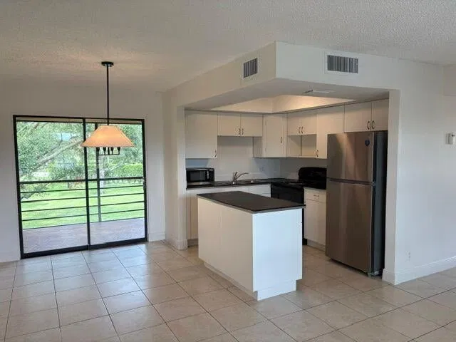  Residence photo 4