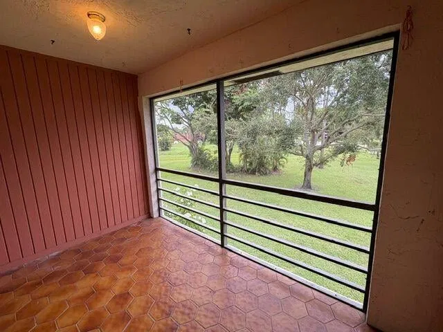  Residence photo 15
