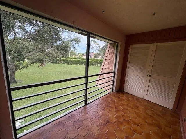  Residence photo 16