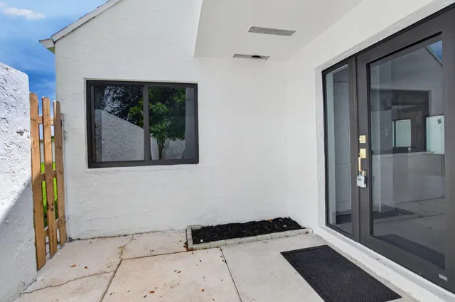  Residence photo 9