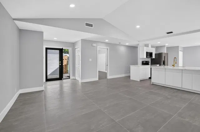  Residence photo 16