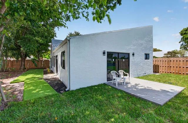  Residence photo 60