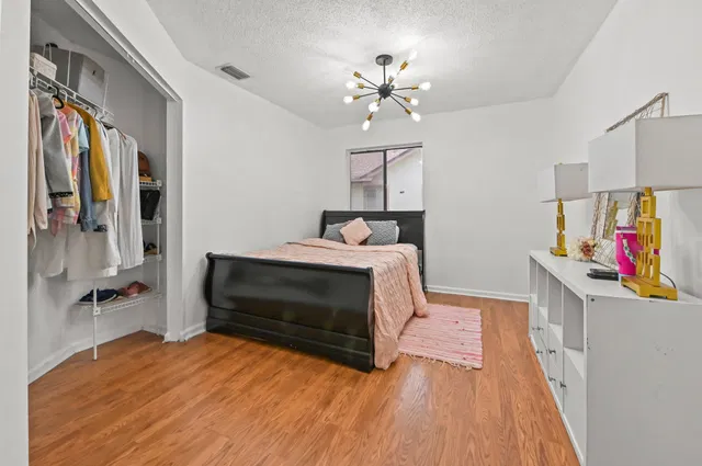 Residence photo 15