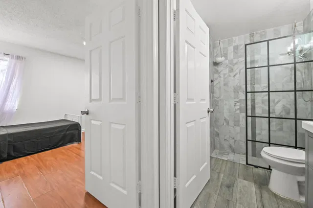 Residence photo 16