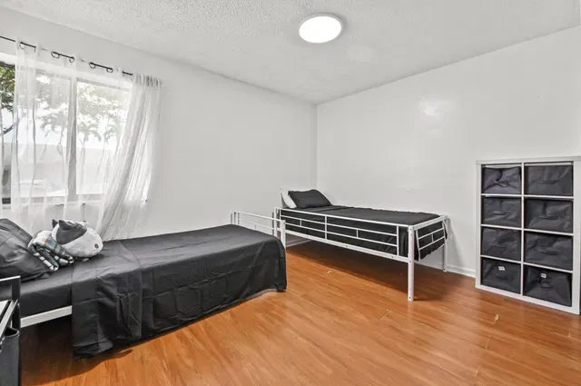 Residence photo 18
