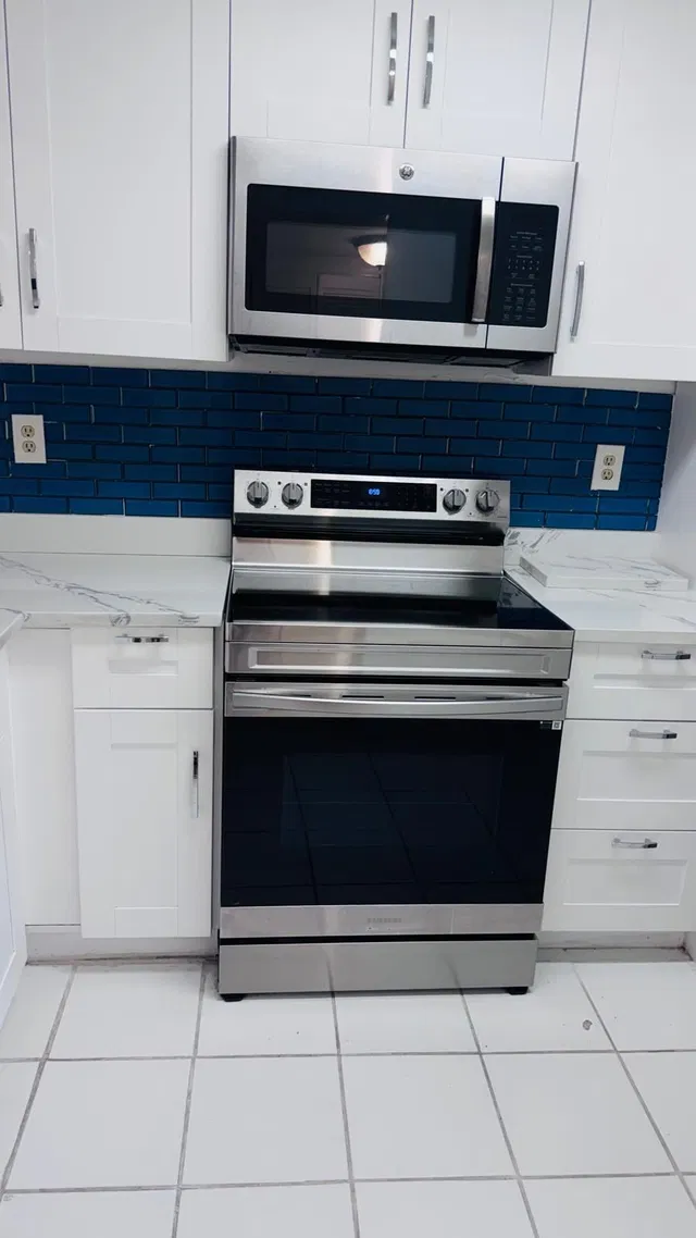 Unit 105 photo 4