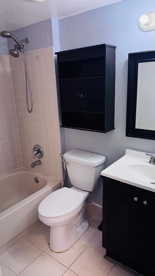 Unit 105 photo 11