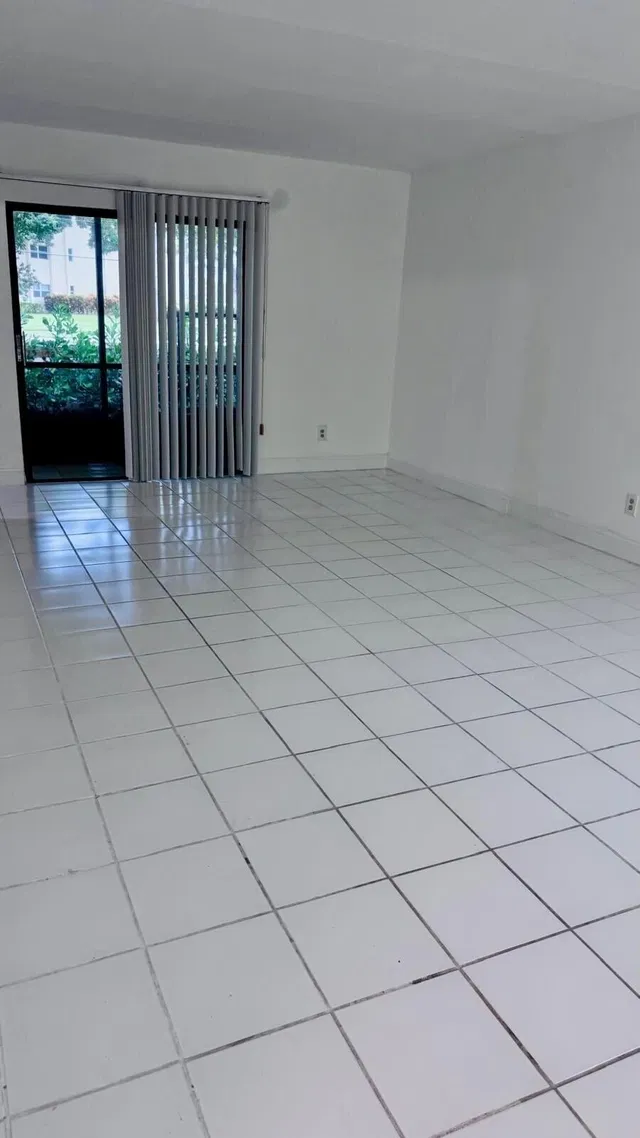 Unit 105 photo 12