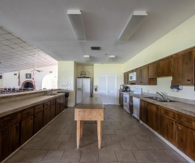 Unit 105 photo 24