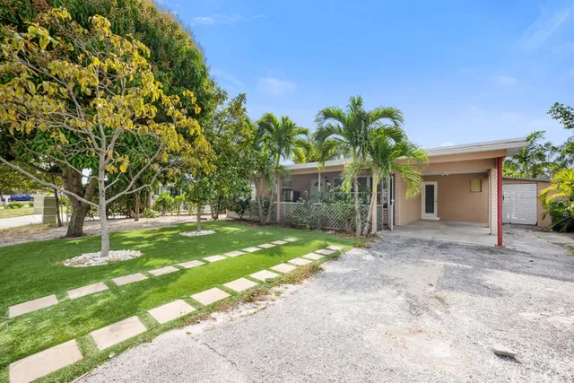 Residence photo 2