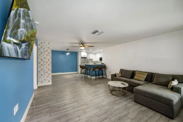 Residence photo 8
