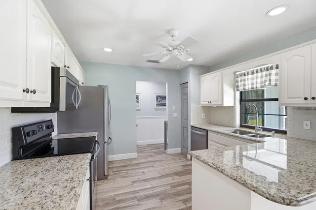  Residence photo 9