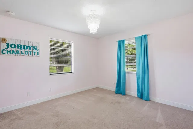  Residence photo 17