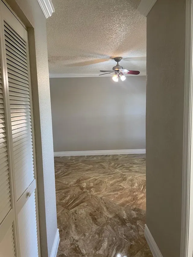 Residence photo 18