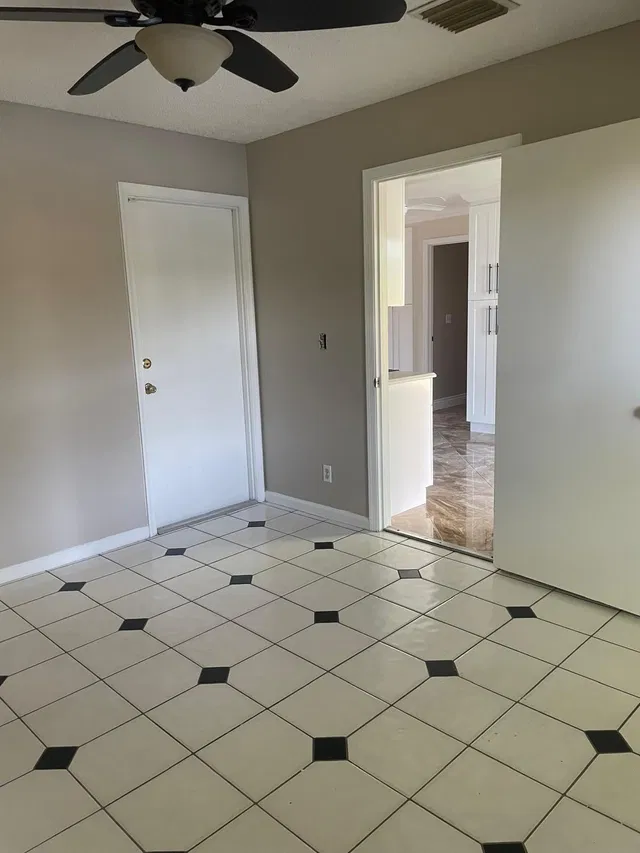 Residence photo 22