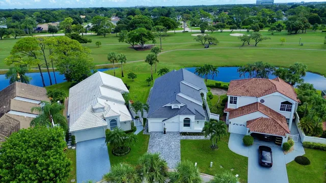 Eastpointe Country Club Residence photo 3