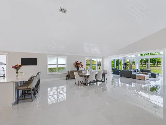 Eastpointe Country Club Residence photo 21