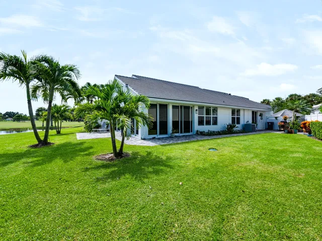Eastpointe Country Club Residence photo 29