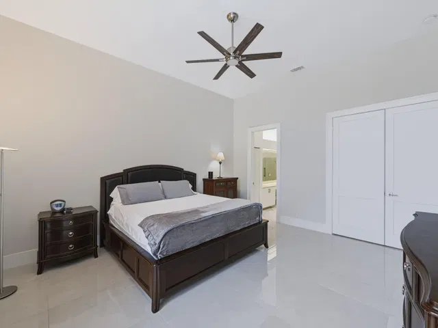 Eastpointe Country Club Residence photo 32
