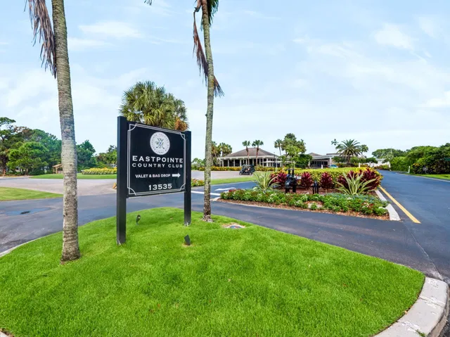 Eastpointe Country Club Residence photo 40