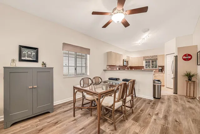 Residence photo 12