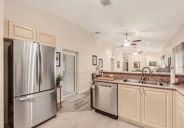 Residence photo 19