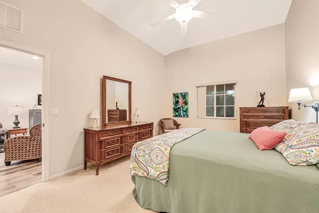 Residence photo 22