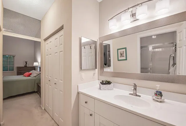 Residence photo 26