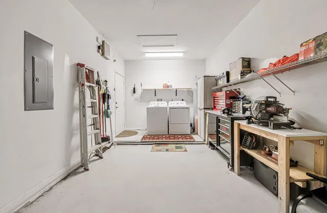 Residence photo 33