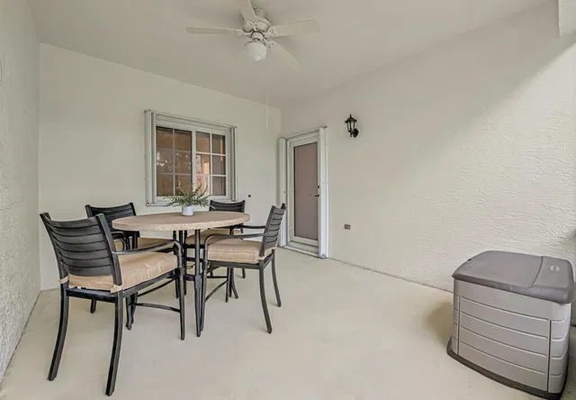 Residence photo 36