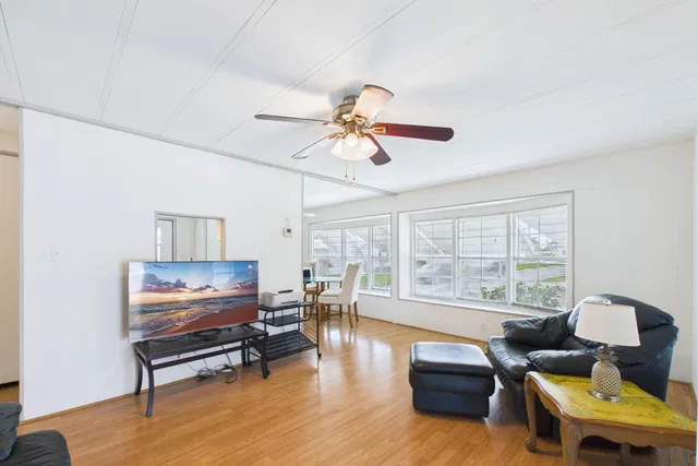 Residence photo 9