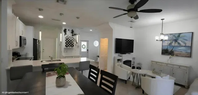 Residence photo 2