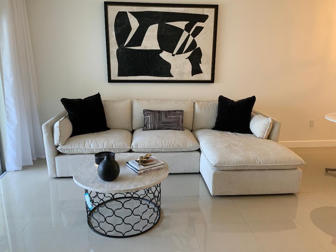  Unit 1320 photo 4