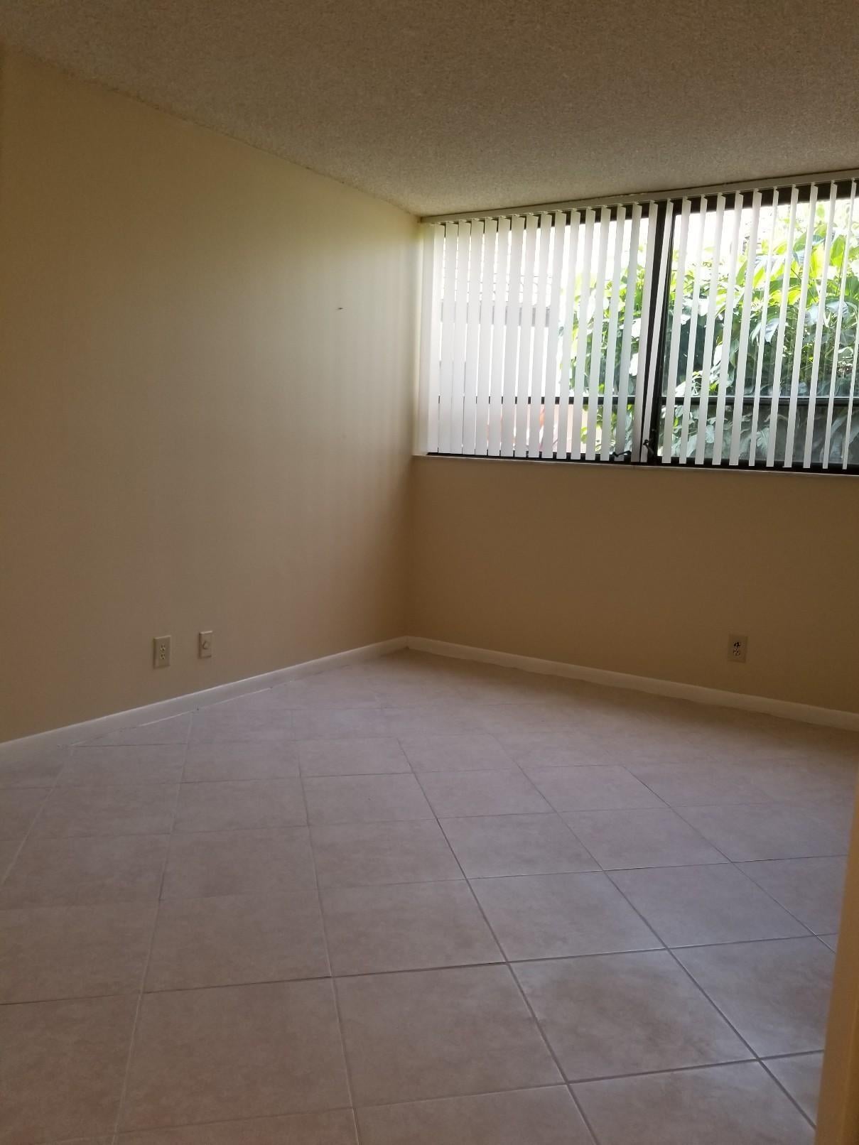  Unit 102 photo 8