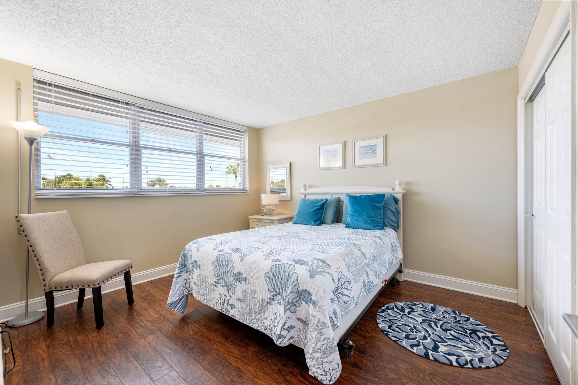 Unit 339 photo 14