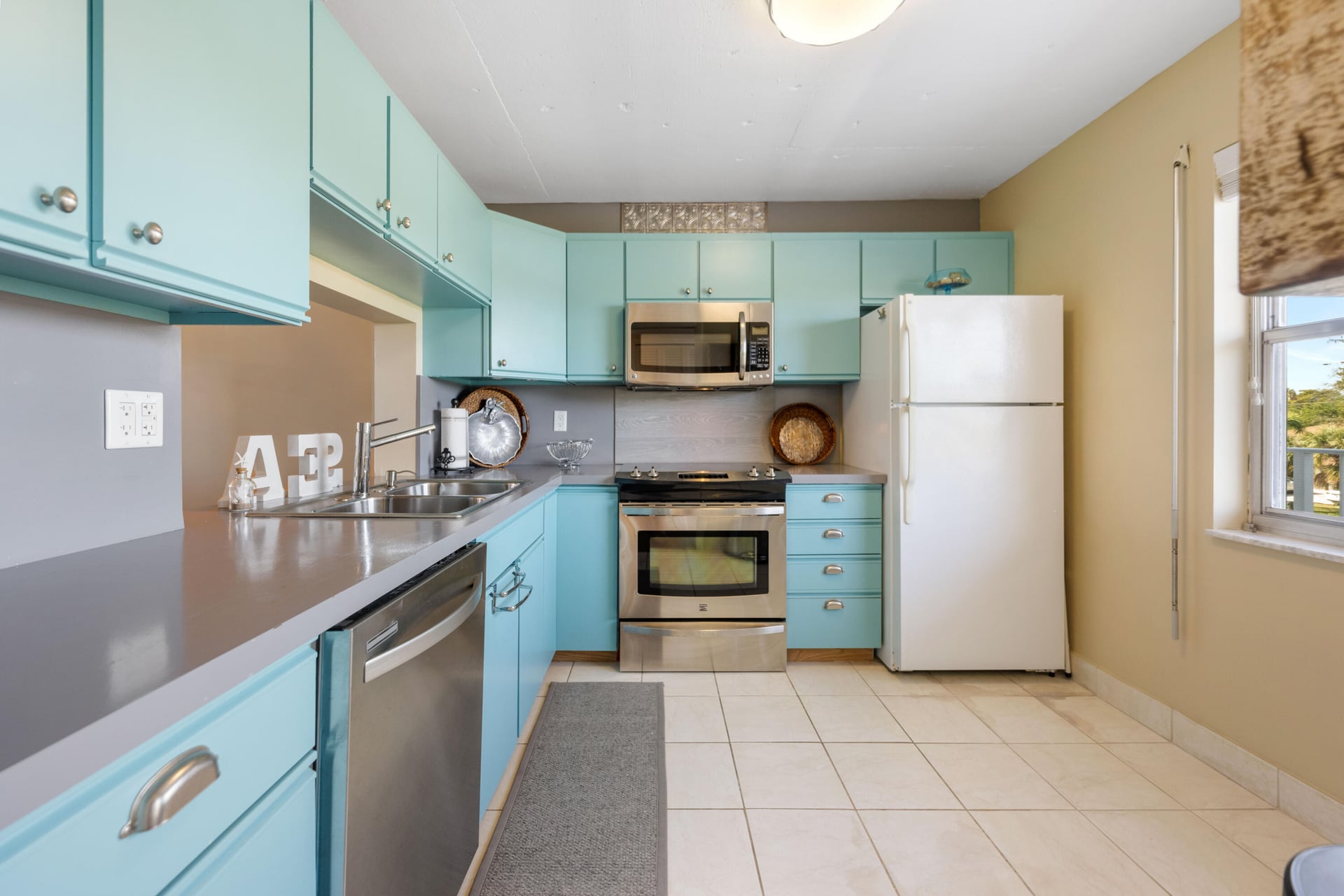 Unit 339 photo 20