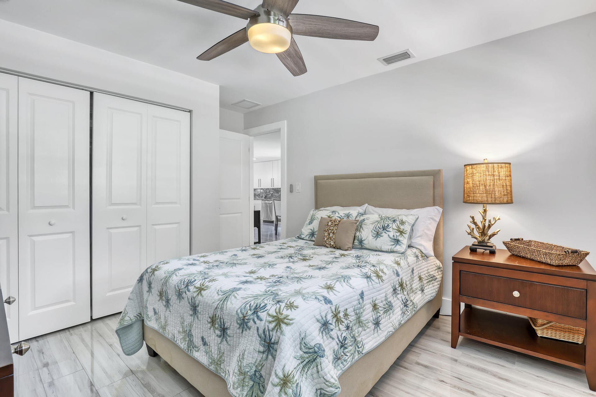 Palm Beach Isles Residence photo 31