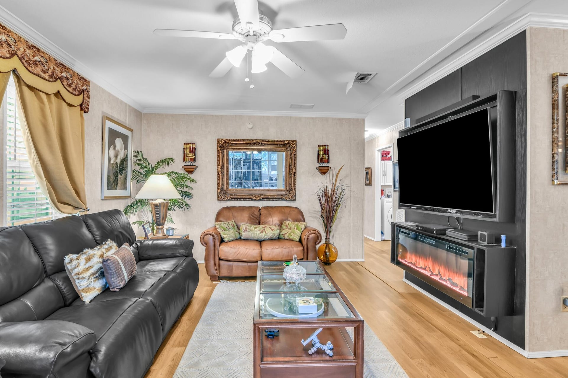 Residence photo 2