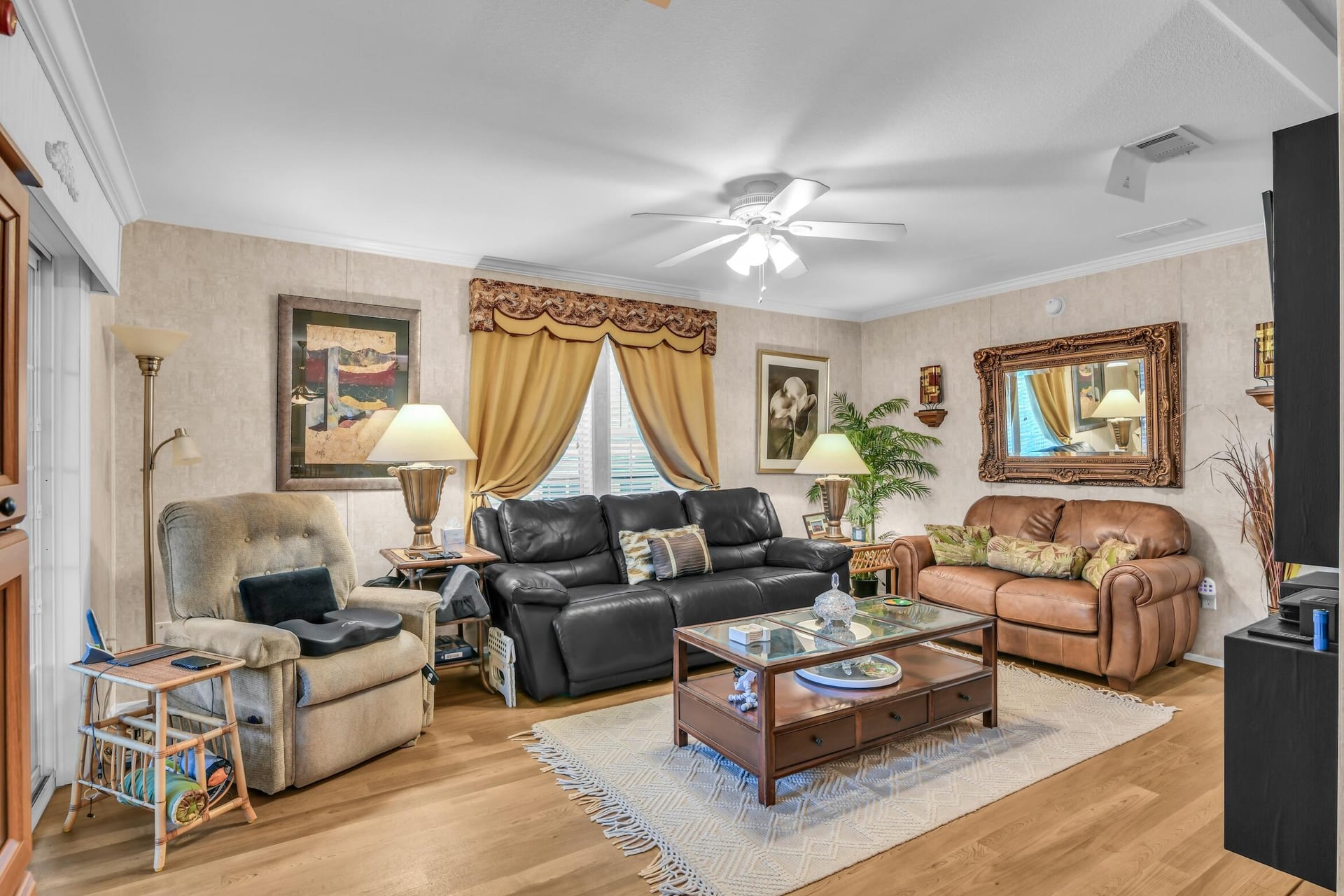 Residence photo 3