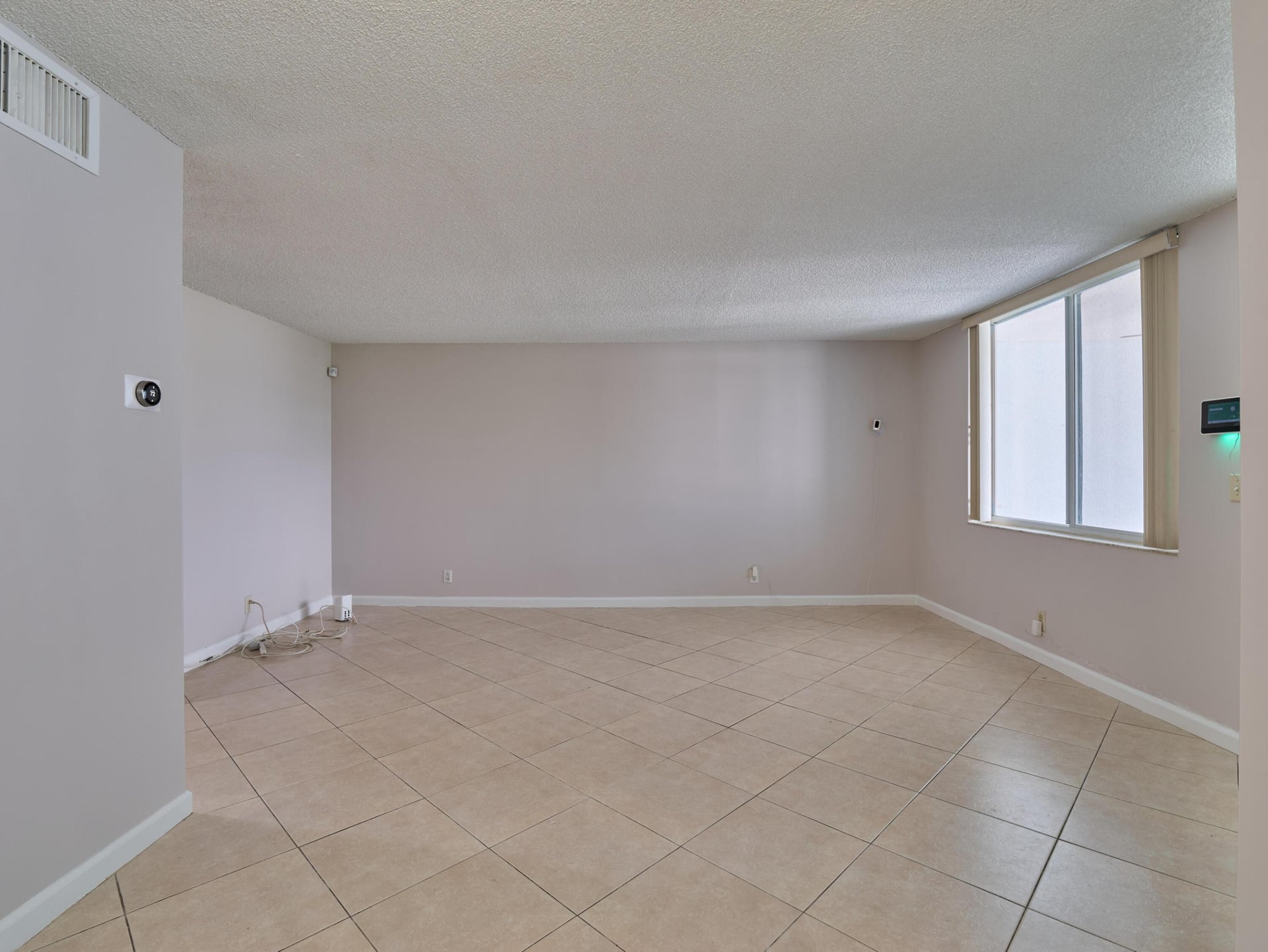 Unit 402 photo 9