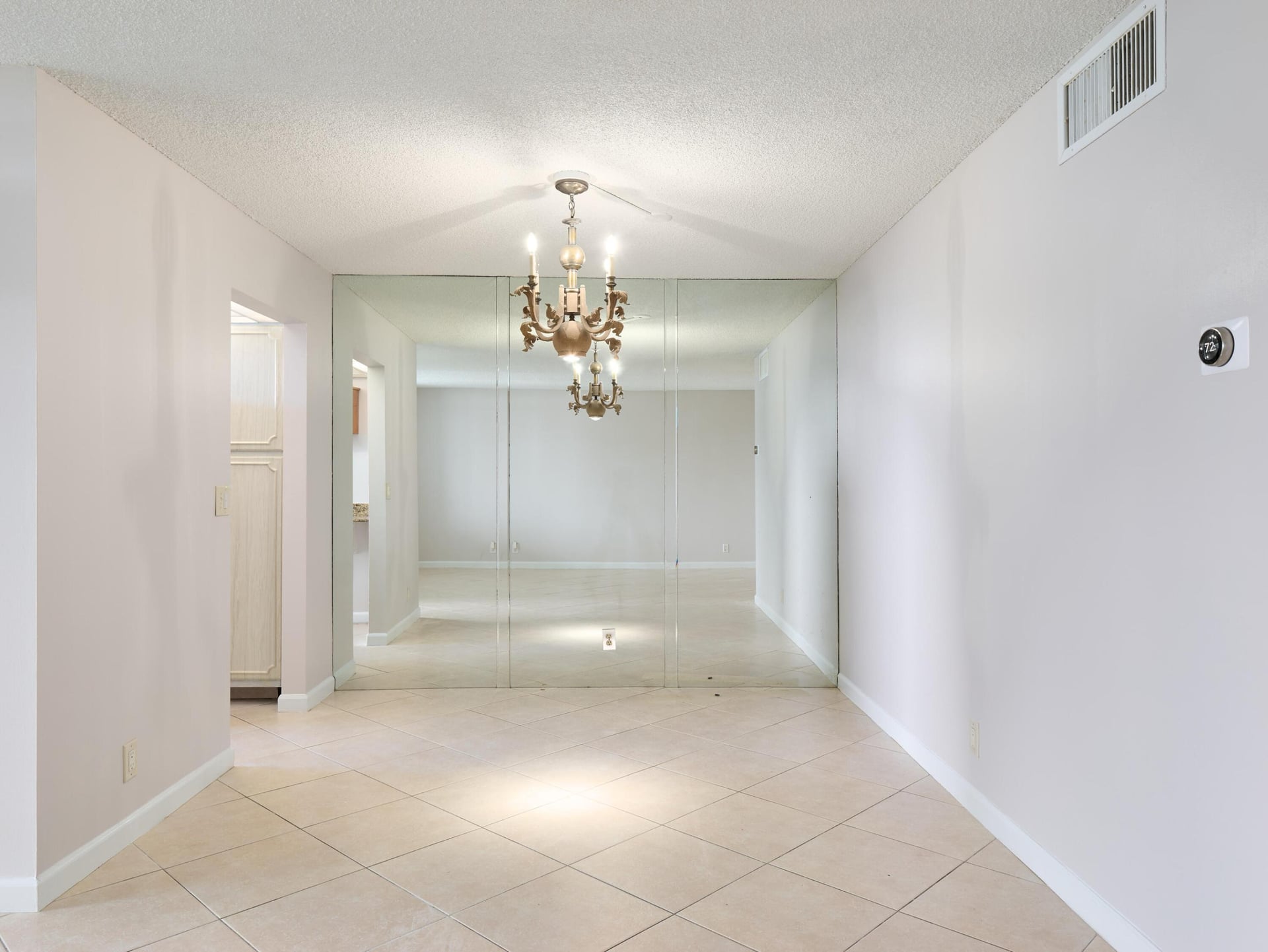 Unit 402 photo 12
