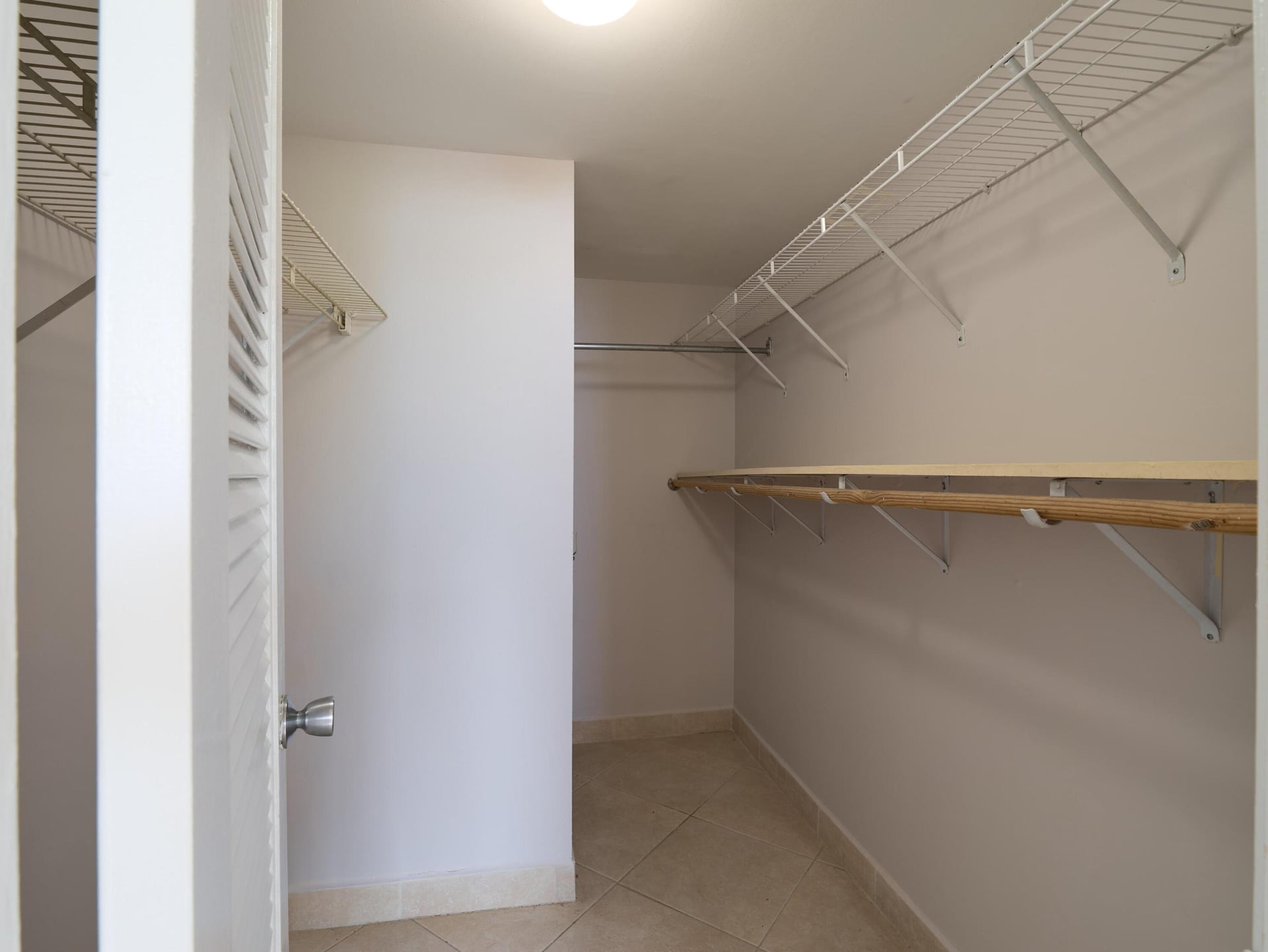 Unit 402 photo 21