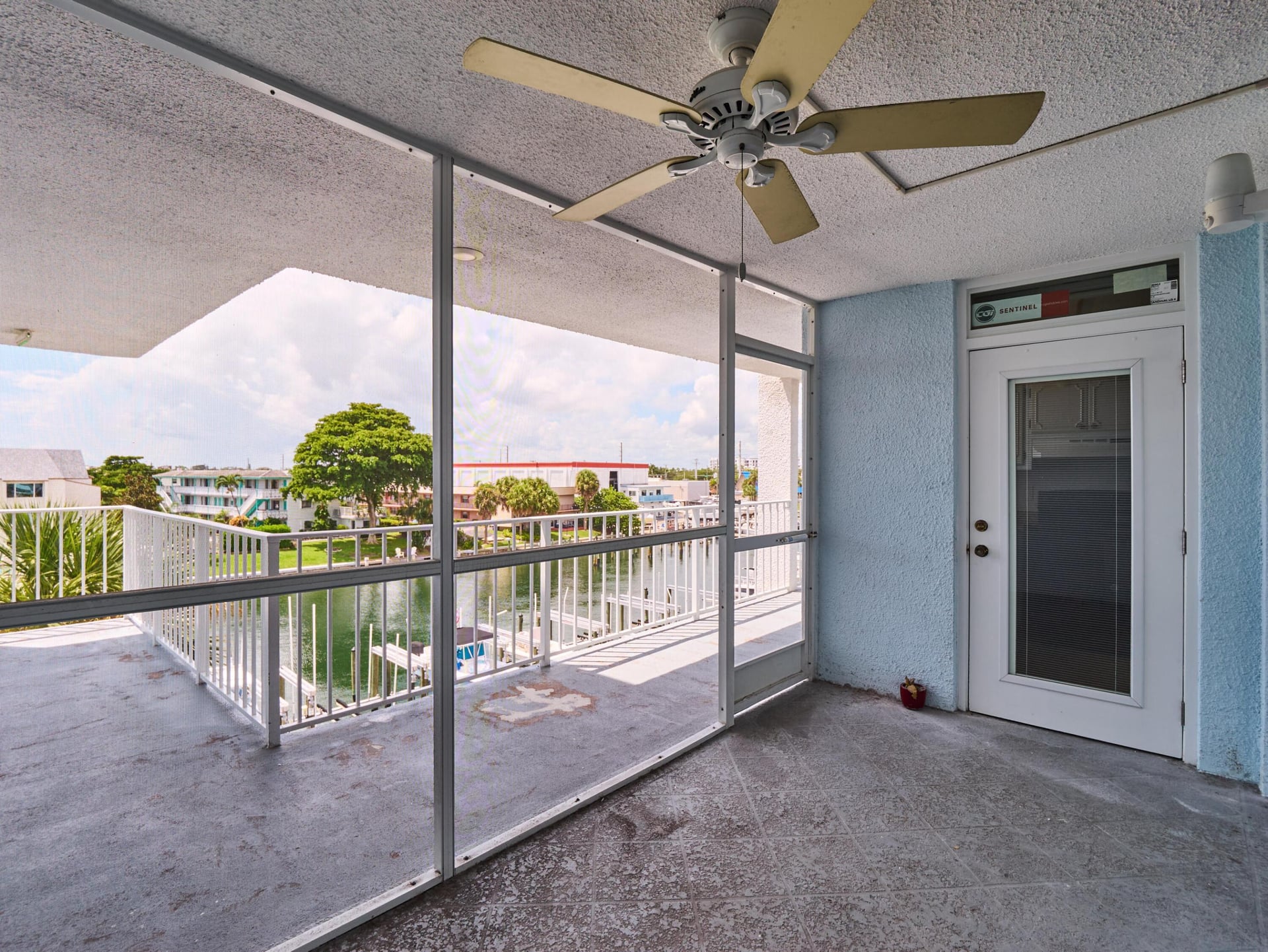 Unit 402 photo 29
