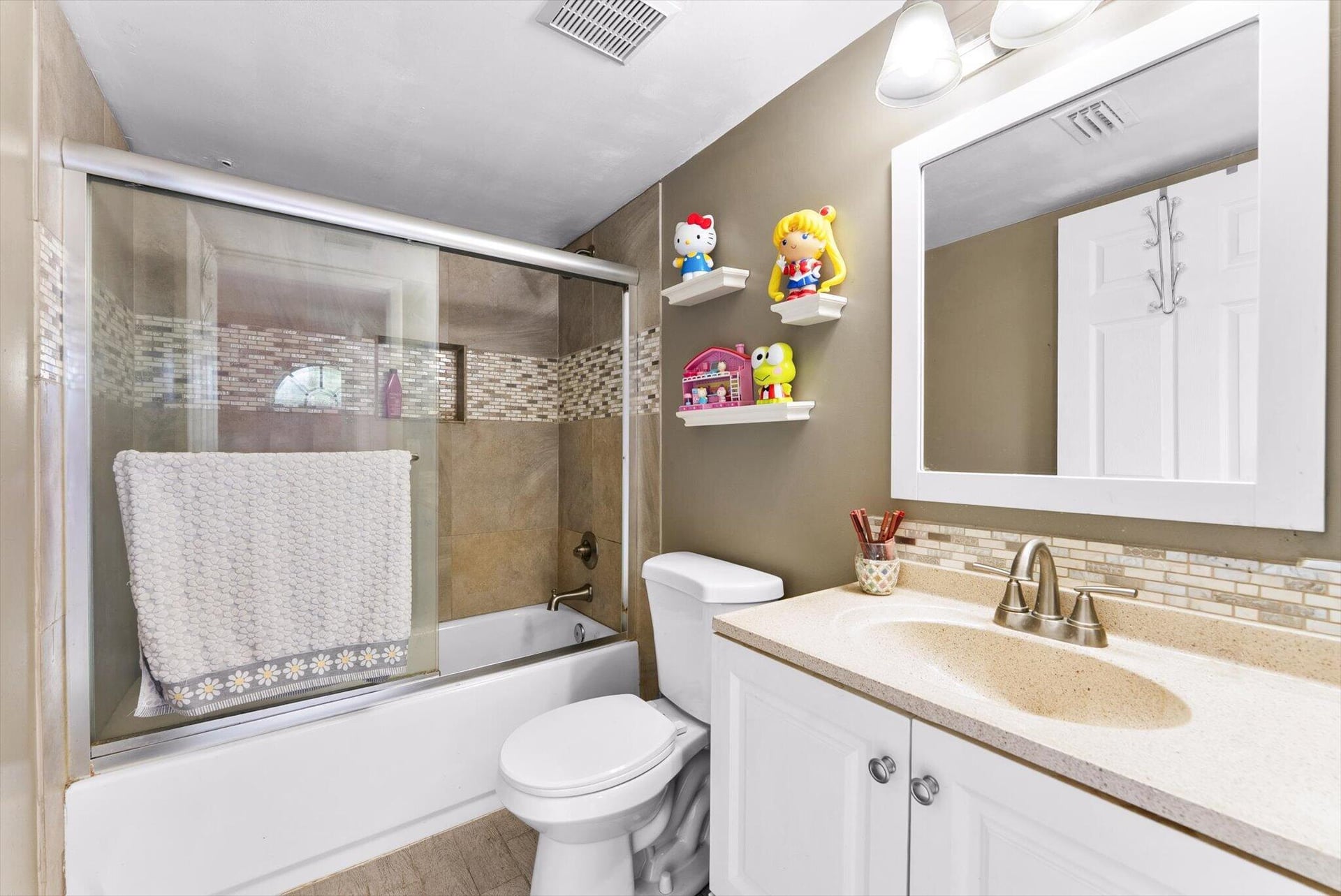 Unit D photo 21
