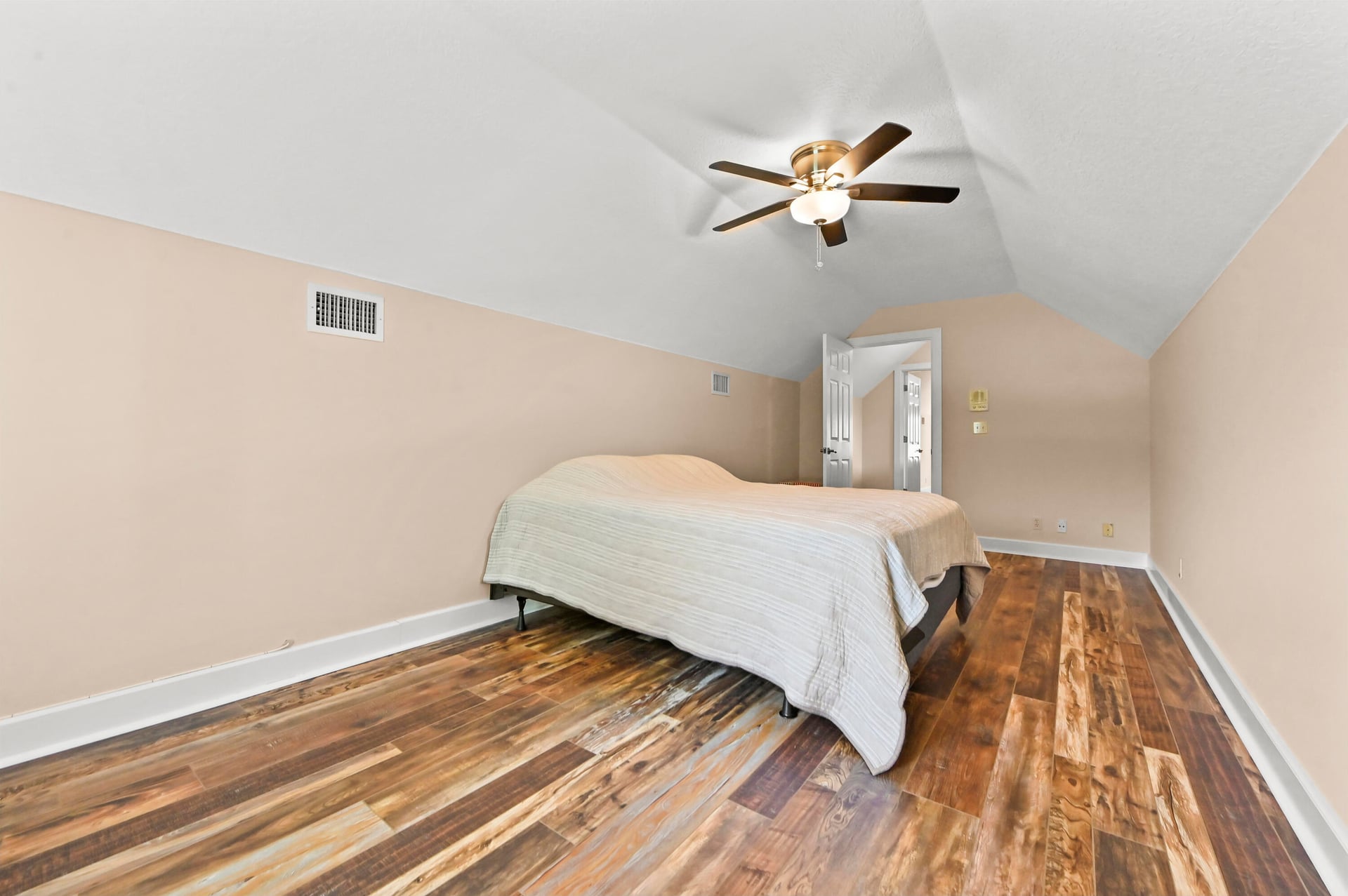Residence photo 43