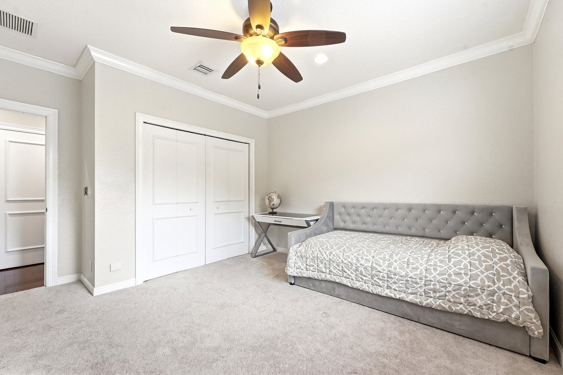  Residence photo 24